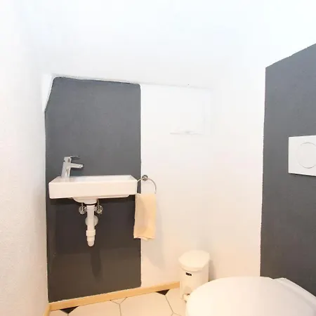 Christian By Interhome * フューゲン